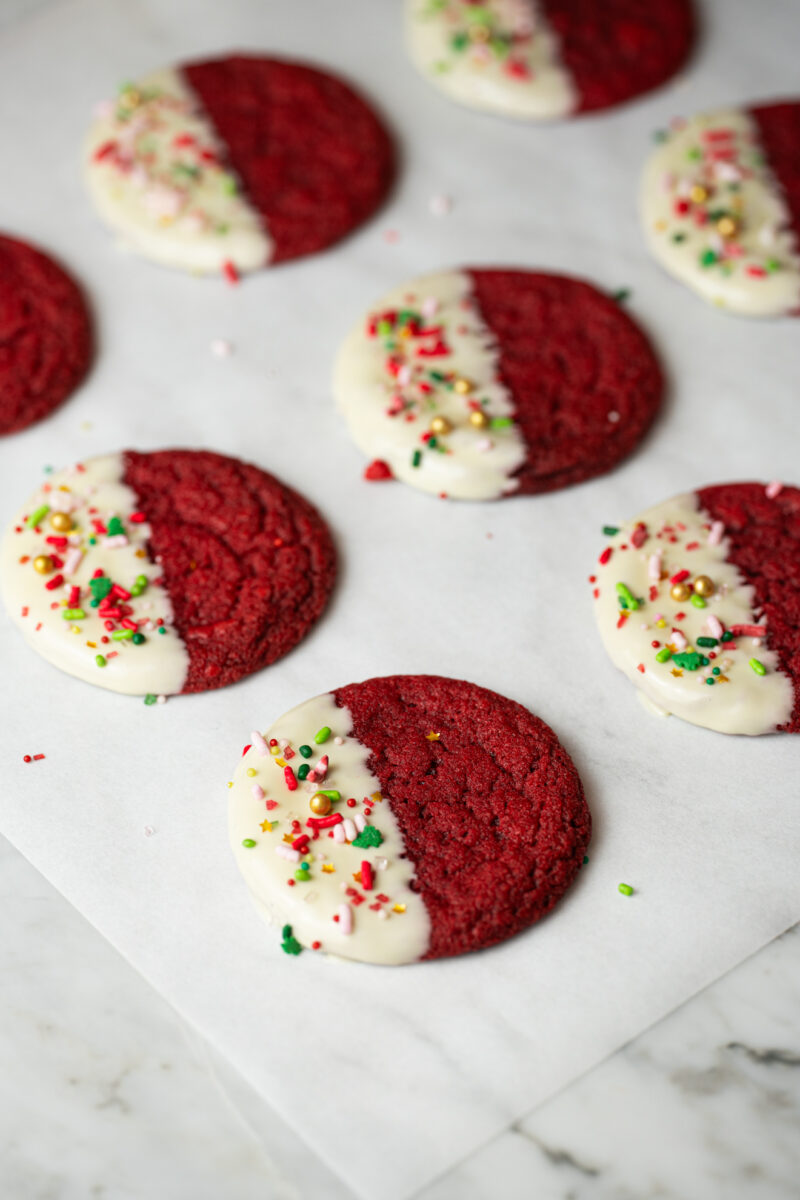 Cookies Red Velvet de Natal com Chocolate Branco