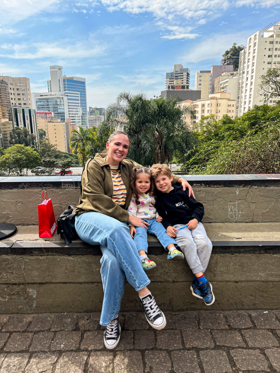 Visita ao MASP com Crianças